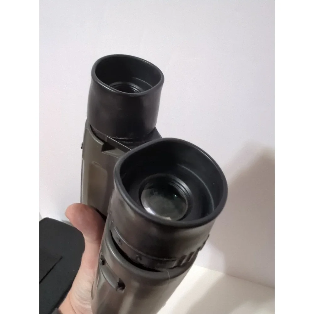 NIKON 8X40 6.5 WATERPROOF JAPAN BINOCULARS and carrying case no lens cap
